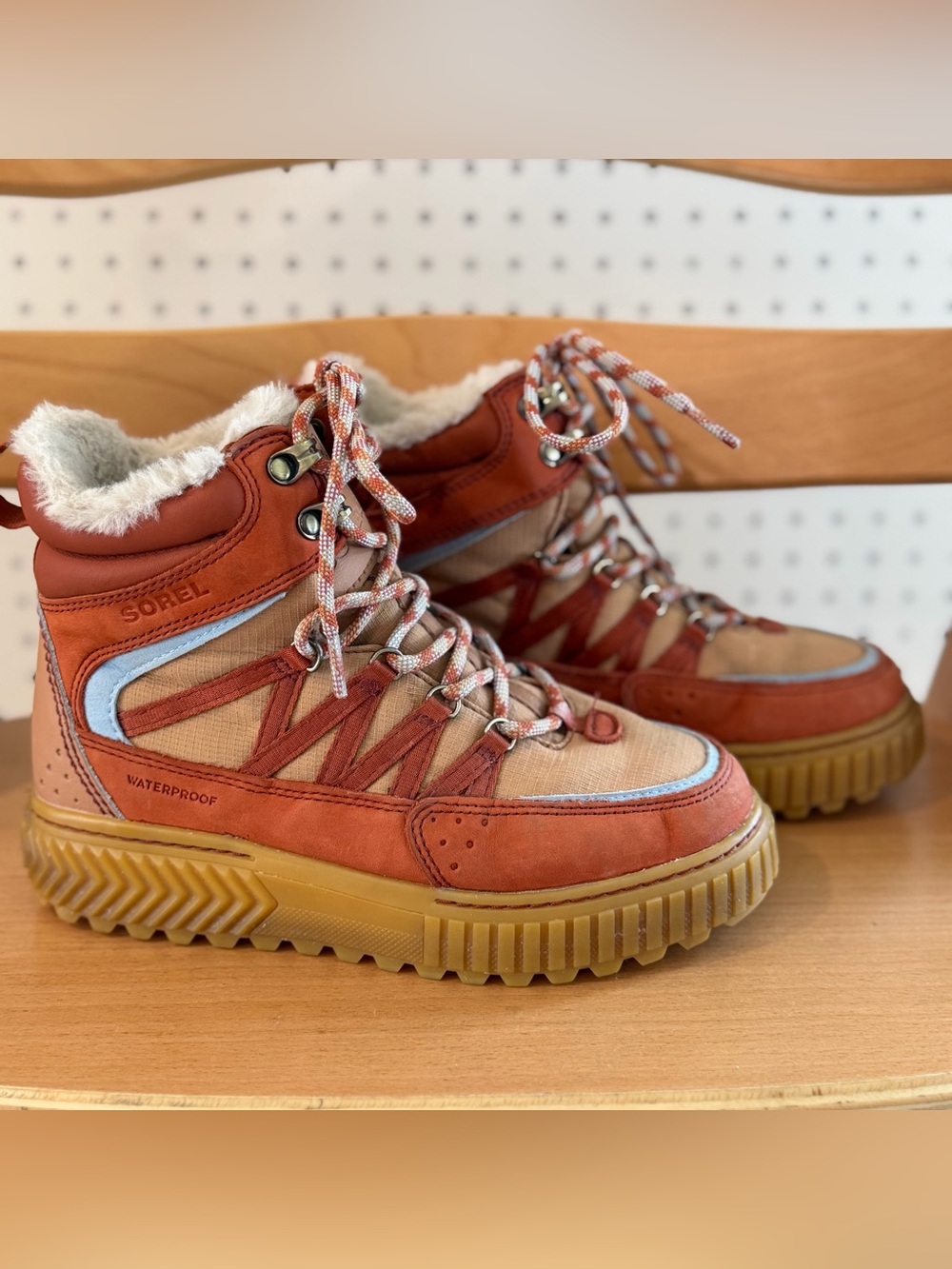 Sorel ONA Ave Trek WP Boots Sanguine Women’s 6